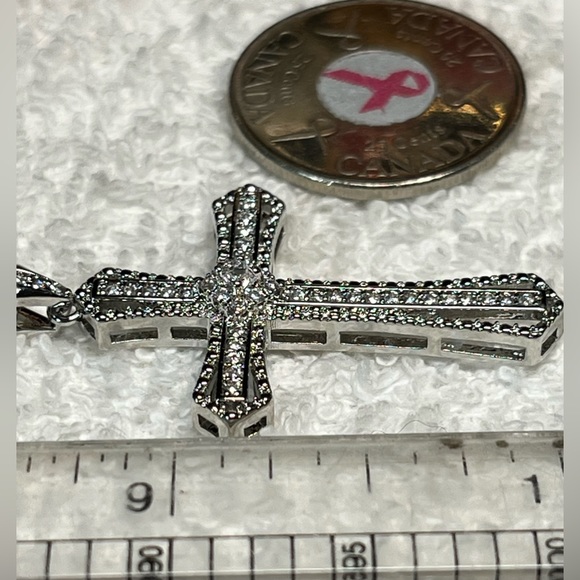 Beautiful rhinestone cross with chain -NEW - Picture 8 of 13